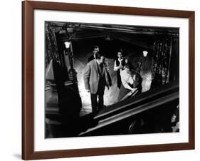 La Maison du Diable THE HAUNTING by RobertWise with Richad Johnson, Russ Tamblyn, Claire Bloom and -null-Framed Photo