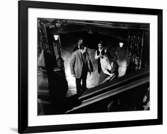 La Maison du Diable THE HAUNTING by RobertWise with Richad Johnson, Russ Tamblyn, Claire Bloom and -null-Framed Photo