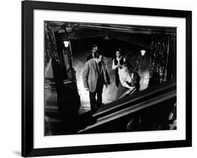 La Maison du Diable THE HAUNTING by RobertWise with Richad Johnson, Russ Tamblyn, Claire Bloom and -null-Framed Photo