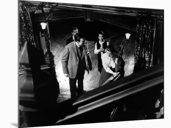 La Maison du Diable THE HAUNTING by RobertWise with Richad Johnson, Russ Tamblyn, Claire Bloom and -null-Mounted Photo