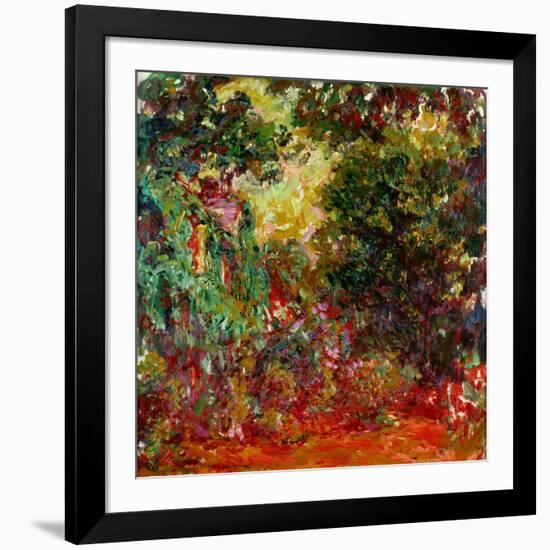 La maison vu du jardin aux roses,1922-1924 Canvas 89 x 92 cm Inv. 5108.-Claude Monet-Framed Giclee Print