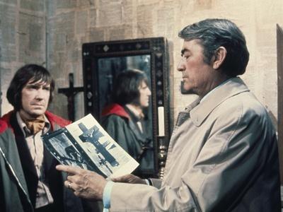 https://imgc.allpostersimages.com/img/posters/la-malediction-the-omen-by-richard-donner-with-david-warner-and-gregory-peck-1976-photo_u-L-Q1C1VXI0.jpg?artPerspective=n