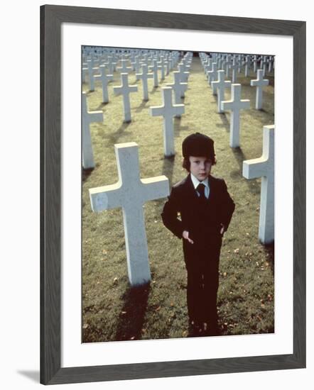 La Malediction THE OMEN by Richard Donner with Harvey Stephens, 1976 (photo)-null-Framed Photo