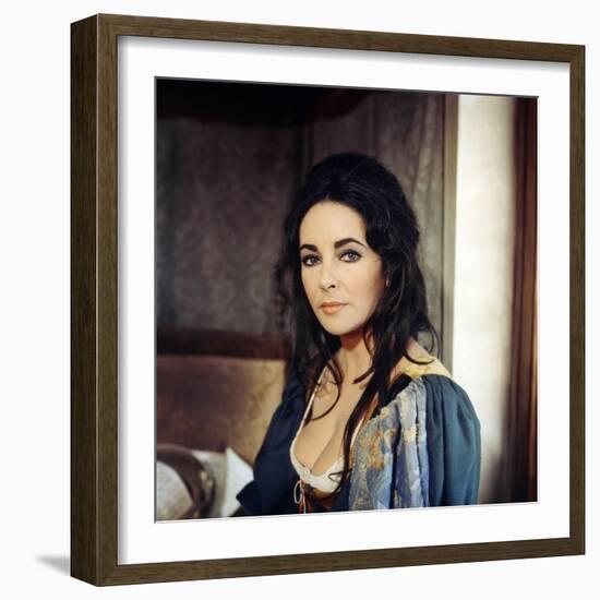 La Megere Apprivoisee THE TAMING OF THE SHREW by FrancoZeffirelli with Elizabeth Taylor, 1967 (phot-null-Framed Photo