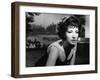 LA NOTTE, 1960 directed by MICHELANGELO ANTONIONI Monica Vitti (b/w photo)-null-Framed Photo