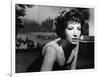 LA NOTTE, 1960 directed by MICHELANGELO ANTONIONI Monica Vitti (b/w photo)-null-Framed Photo