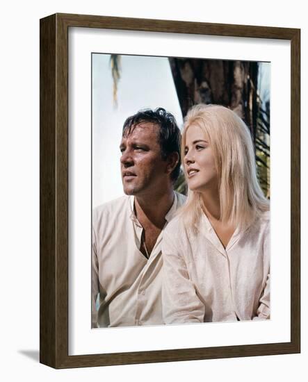 La Nuit by l'iguane THE NIGHT OF THE IGUANA by John Huston with Richard Burton and Sue Lyon, 1964 (-null-Framed Photo