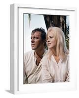 La Nuit by l'iguane THE NIGHT OF THE IGUANA by John Huston with Richard Burton and Sue Lyon, 1964 (-null-Framed Photo