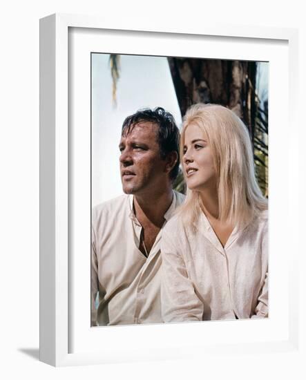 La Nuit by l'iguane THE NIGHT OF THE IGUANA by John Huston with Richard Burton and Sue Lyon, 1964 (-null-Framed Photo