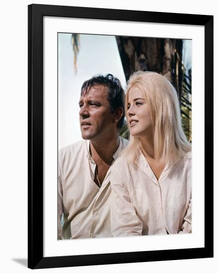 La Nuit by l'iguane THE NIGHT OF THE IGUANA by John Huston with Richard Burton and Sue Lyon, 1964 (-null-Framed Photo