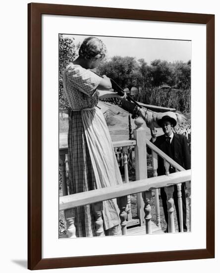 La nuit du Chasseur THE NIGHT OF THE HUNTER by CharlesLaughton with Lilian Gish and Robert Mitchum,-null-Framed Photo