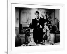 La nuit du Chasseur THE NIGHT OF THE HUNTER by CharlesLaughton with Sally Jane Bruce, Robert Mitchu-null-Framed Photo