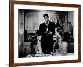 La nuit du Chasseur THE NIGHT OF THE HUNTER by CharlesLaughton with Sally Jane Bruce, Robert Mitchu-null-Framed Photo