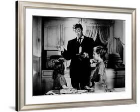 La nuit du Chasseur THE NIGHT OF THE HUNTER by CharlesLaughton with Sally Jane Bruce, Robert Mitchu-null-Framed Photo