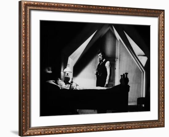 La nuit du Chasseur THE NIGHT OF THE HUNTER by CharlesLaughton with Shelley Winters, Robert Mitchum-null-Framed Photo