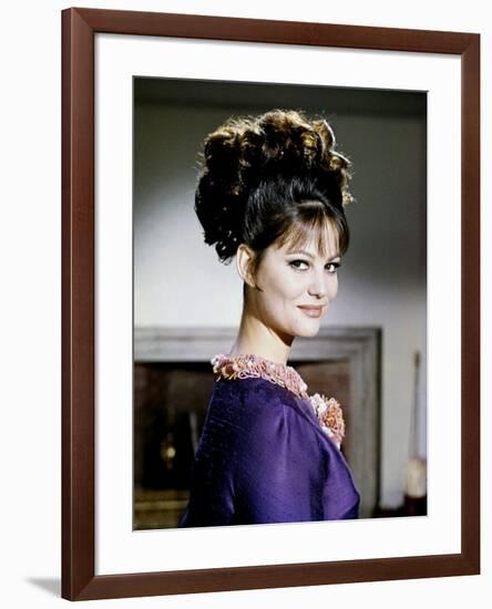 La Panthere Rose THE PINK PANTHER by BlakeEdwards with Claudia Cardinale, 1963 (photo)-null-Framed Photo