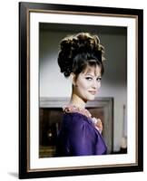 La Panthere Rose THE PINK PANTHER by BlakeEdwards with Claudia Cardinale, 1963 (photo)-null-Framed Photo