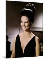 La Panthere Rose THE PINK PANTHER by BlakeEdwards with Claudia Cardinale, 1963 (photo)-null-Mounted Photo