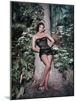 La Petite Hutte THE LITTLE HUT by Mark Robson with Ava Gardner (guepiere Dior), 1957 (photo)-null-Mounted Photo