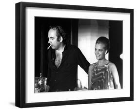 LA PISCINE, 1968 directed by JACQUES DERAY On the set, Jacques Deray (director) and Romy Schneider -null-Framed Photo