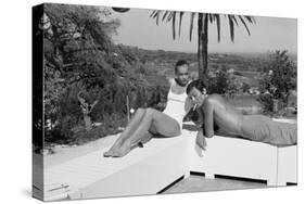 La piscine by Jacques Deray with Alain Delon and Romy Schneider, 1969 (b/w photo)-null-Stretched Canvas