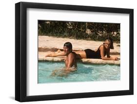 La piscine by Jacques Deray with Alain Delon and Romy Schneider, 1969 (photo)-null-Framed Photo