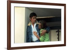 La piscine by Jacques Deray with Alain Delon and Romy Schneider, 1969 (photo)-null-Framed Photo