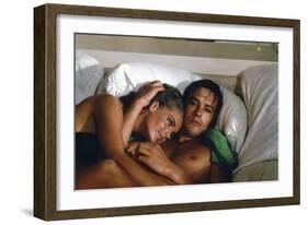 La piscine by Jacques Deray with Alain Delon and Romy Schneider, 1969 (photo)-null-Framed Photo