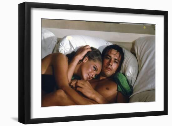 La piscine by Jacques Deray with Alain Delon and Romy Schneider, 1969 (photo)-null-Framed Photo