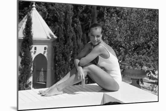 La Piscine by Jacques Deray with Romy Schneider, 1969 (b/w photo)-null-Mounted Photo