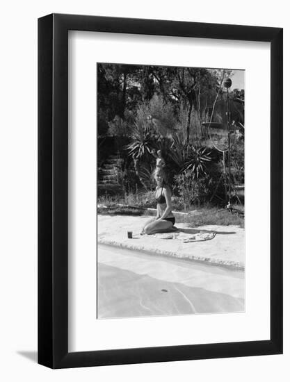 La Piscine by Jacques Deray with Romy Schneider, 1969 (b/w photo)-null-Framed Photo