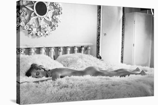 La Piscine by Jacques Deray with Romy Schneider, 1969 (b/w photo)-null-Stretched Canvas