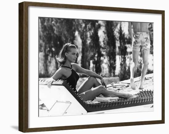 La Piscine by Jacques Deray with Romy Schneider, 1969 (chaise longue by la serie Module 400 by Roge-null-Framed Photo