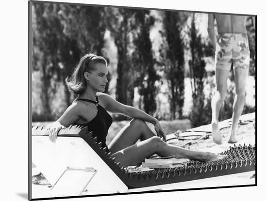La Piscine by Jacques Deray with Romy Schneider, 1969 (chaise longue by la serie Module 400 by Roge-null-Mounted Photo