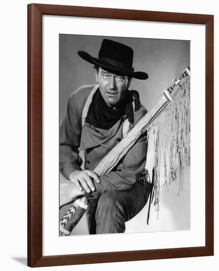 La Prisonniere du Desert THE SEARCHERS by JohnFord with John Wayne, 1956 (b/w photo)-null-Framed Photo