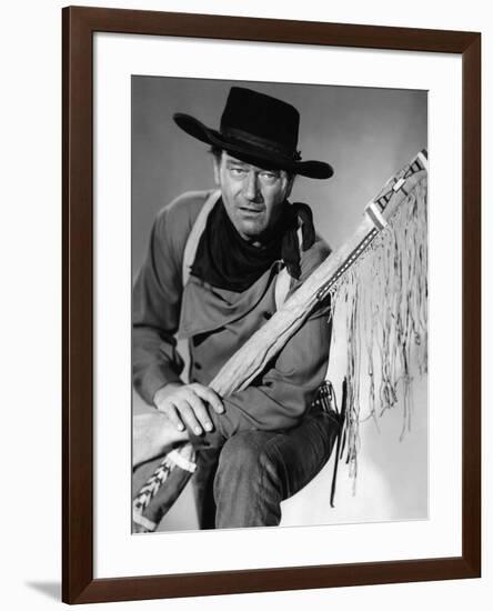 La Prisonniere du Desert THE SEARCHERS by JohnFord with John Wayne, 1956 (b/w photo)-null-Framed Photo