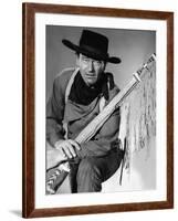 La Prisonniere du Desert THE SEARCHERS by JohnFord with John Wayne, 1956 (b/w photo)-null-Framed Photo