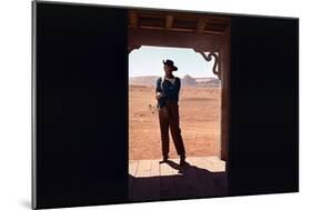 La Prisonniere du Desert THE SEARCHERS by JohnFord with John Wayne, 1956 (photo)-null-Mounted Photo