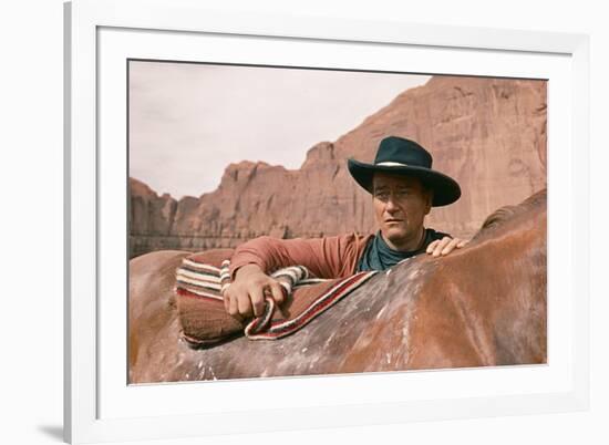 La Prisonniere du Desert THE SEARCHERS by JohnFord with John Wayne, 1956 (photo)-null-Framed Photo