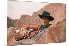 La Prisonniere du Desert THE SEARCHERS by JohnFord with John Wayne, 1956 (photo)-null-Mounted Photo