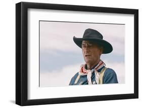 La Prisonniere du Desert THE SEARCHERS by JohnFord with John Wayne, 1956 (photo)-null-Framed Photo