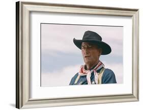 La Prisonniere du Desert THE SEARCHERS by JohnFord with John Wayne, 1956 (photo)-null-Framed Photo