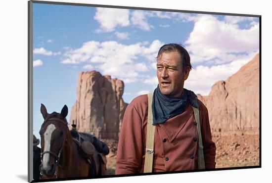 La Prisonniere du Desert THE SEARCHERS by JohnFord with John Wayne, 1956 (photo)-null-Mounted Photo
