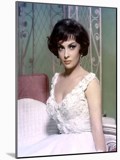 La proie des vautours Never So Few by JohnSturges with Gina Lollobrigida, 1959 (photo)-null-Mounted Photo