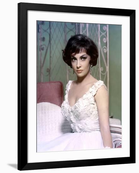 La proie des vautours Never So Few by JohnSturges with Gina Lollobrigida, 1959 (photo)-null-Framed Photo