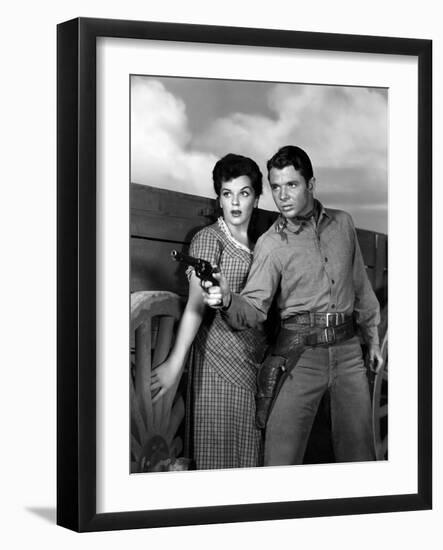 La riviere sanglante (DRUMS ACROSS THE RIVER) by Nathan Juran with Lisa Gaye and Audie Murphy, 1954-null-Framed Photo