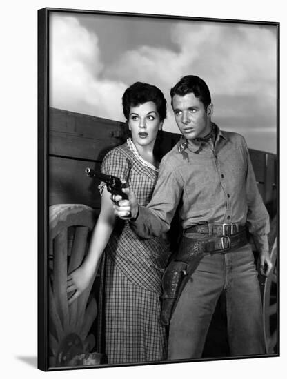 La riviere sanglante (DRUMS ACROSS THE RIVER) by Nathan Juran with Lisa Gaye and Audie Murphy, 1954-null-Framed Photo