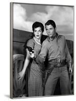 La riviere sanglante (DRUMS ACROSS THE RIVER) by Nathan Juran with Lisa Gaye and Audie Murphy, 1954-null-Framed Photo