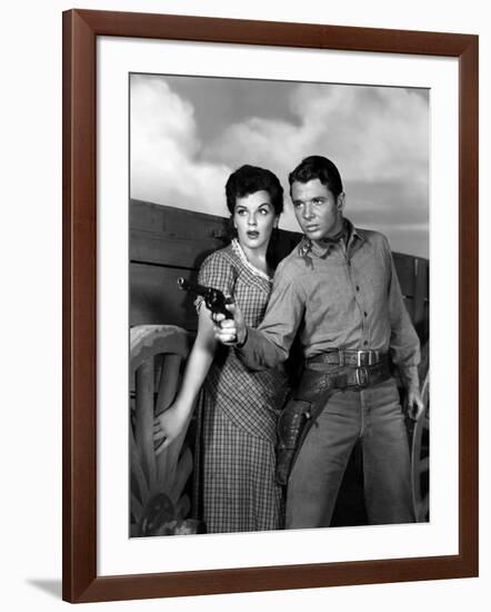 La riviere sanglante (DRUMS ACROSS THE RIVER) by Nathan Juran with Lisa Gaye and Audie Murphy, 1954-null-Framed Photo