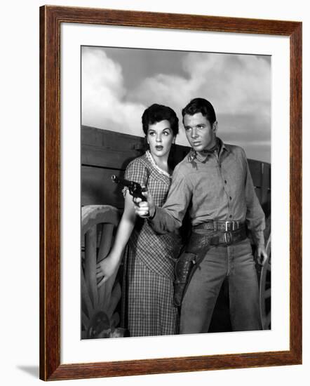 La riviere sanglante (DRUMS ACROSS THE RIVER) by Nathan Juran with Lisa Gaye and Audie Murphy, 1954-null-Framed Photo